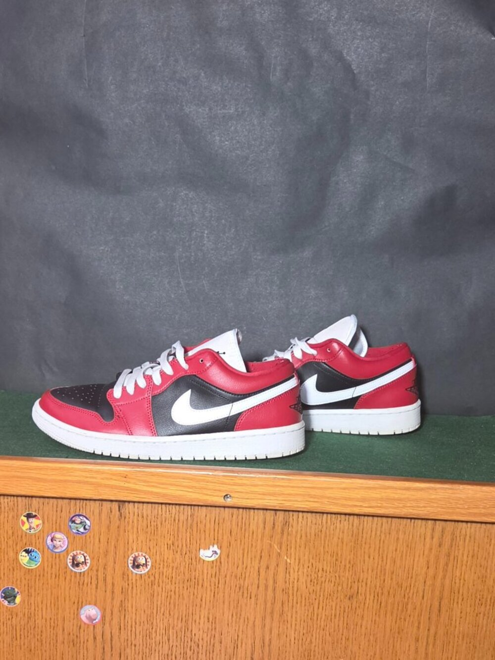 Air Jordan 1 Low Bred Toe Red Black White Sneakers